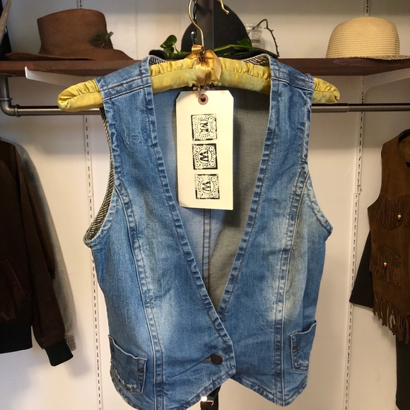 Small denim vest - Picture 1 of 8